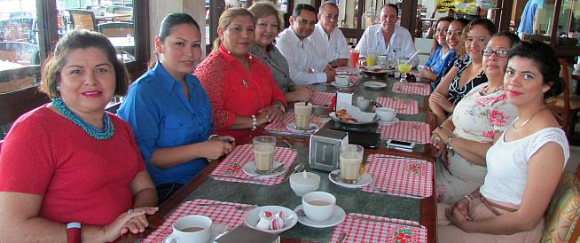 El Dr. Ovidio Noval Nicolau se reúne con la AMMJE Capitulo Coatzacoalcos