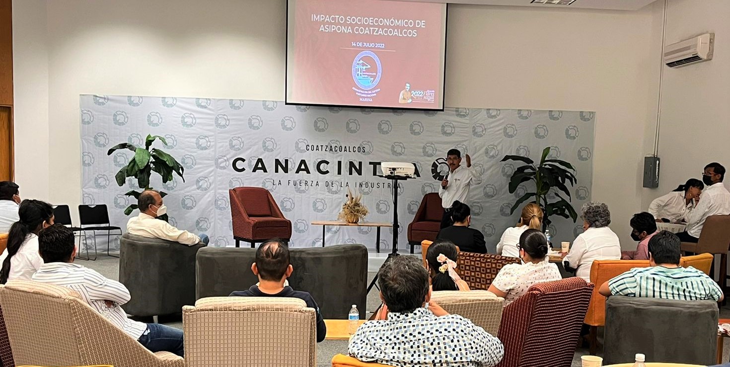 ASIPONA Coatzacoalcos expone proyectos en evento de CANACINTRA