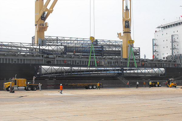 Llega al Puerto de Coatzacoalcos primer embarque de aerogeneradores