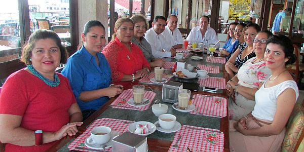 El Dr. Ovidio Noval Nicolau se reúne con la AMMJE Capitulo Coatzacoalcos