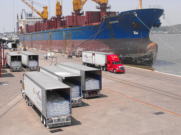 Exporta Coatzacoalcos azúcar para consumo humano