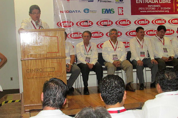 Puerto de Coatzacoalcos presente en la Expo CMIC 2013