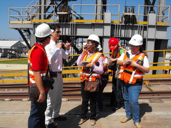 Visitan medios de comunicación el servicio único de Ferrobuque