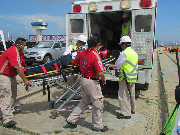 Puerto de Coatzacoalcos, participa en simulacro de derrame de hidrocarburos