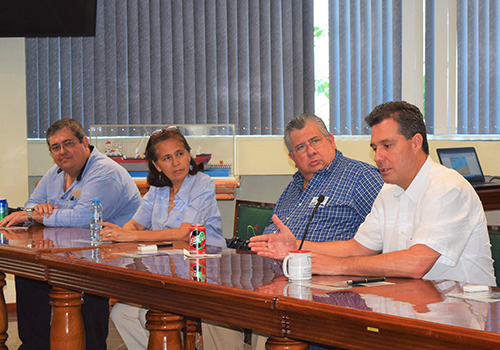 Puerto Coatzacoalcos, realiza mantenimiento a sus áreas ajardinadas
