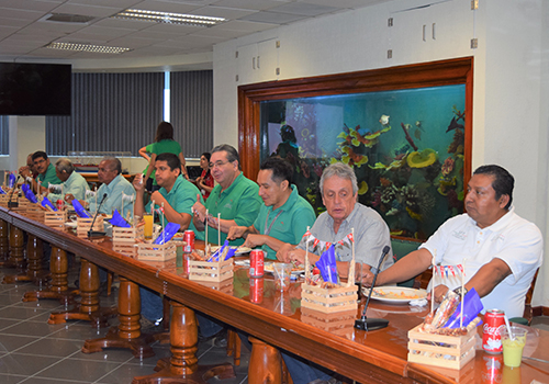 Puerto Coatzacoalcos festeja a los papás